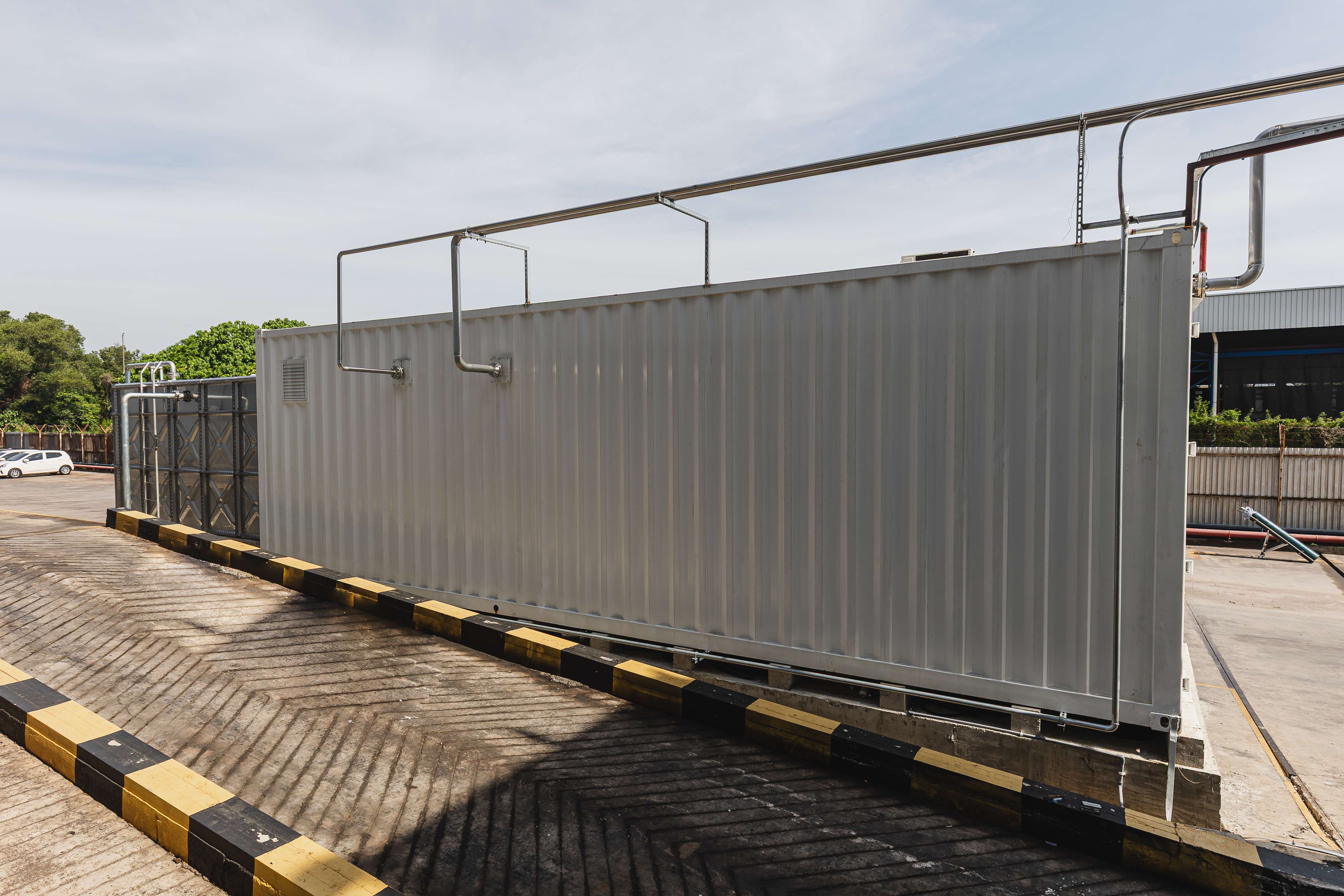 Achieving 8MW Hybrid Cooling Capacity: Malaysia's Modular Data Center Retrofit Case